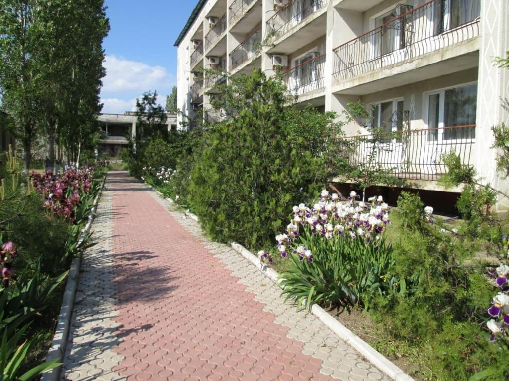 Kometa-2 Hotel コブルロ エクステリア 写真